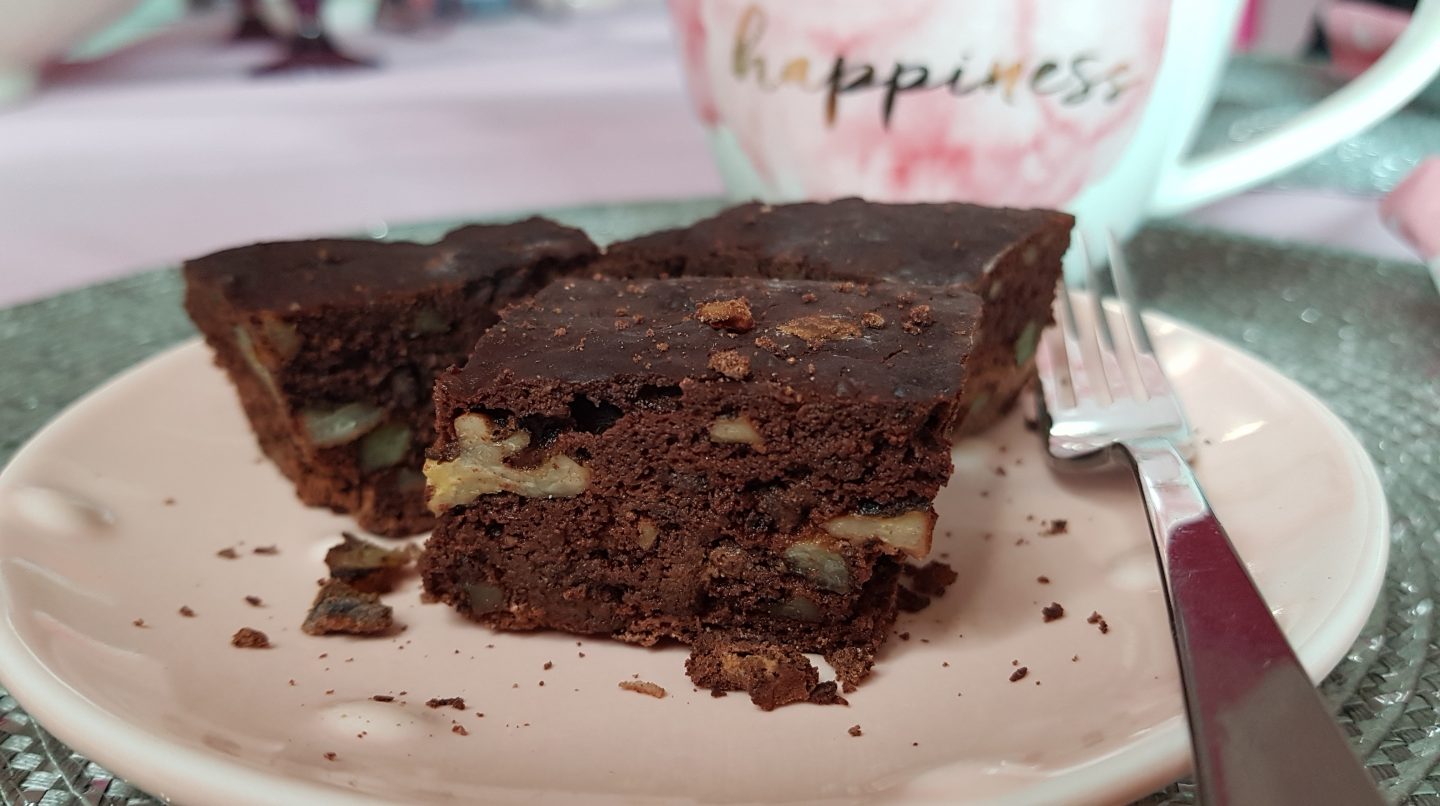 Saftige low carb Brownies mit Kidneybohnen ohne Zucker und glutenfrei